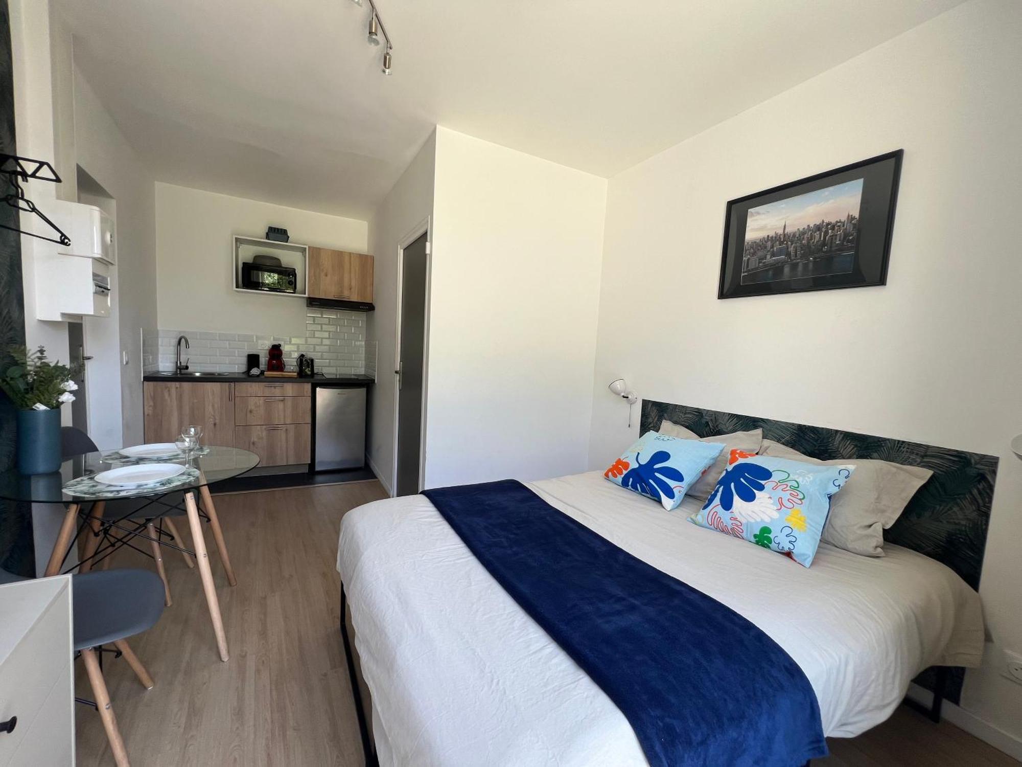 Studios Cozy Proche Gare Tgv Chatellerault Exterior photo