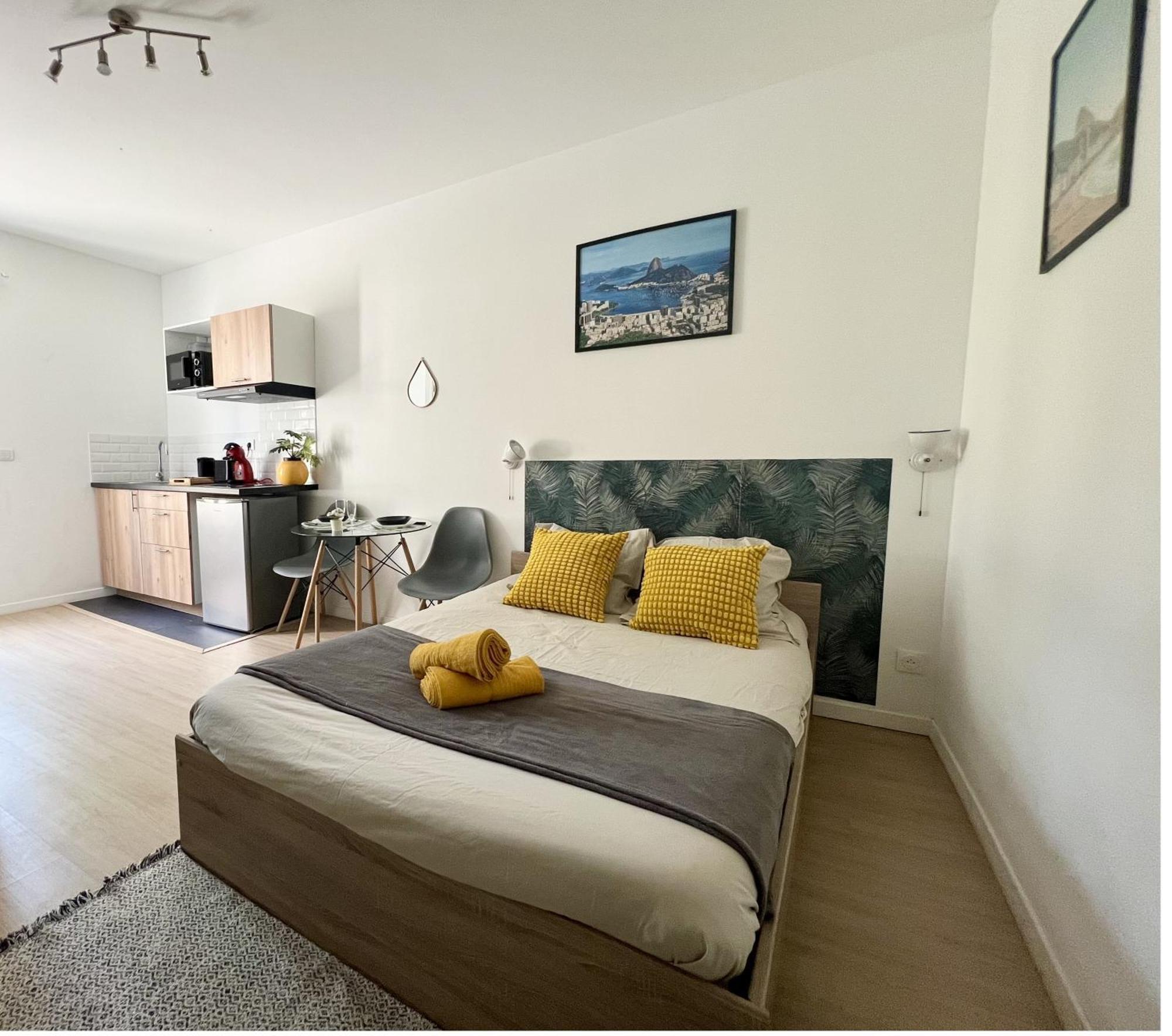Studios Cozy Proche Gare Tgv Chatellerault Exterior photo