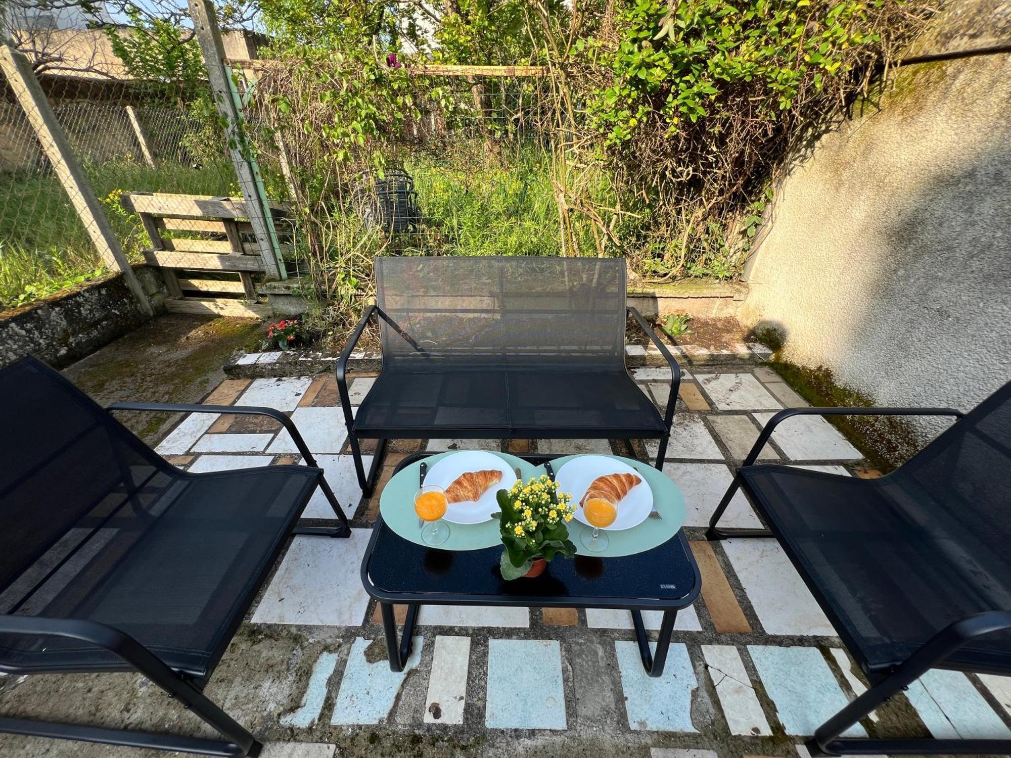 Studios Cozy Proche Gare Tgv Chatellerault Exterior photo